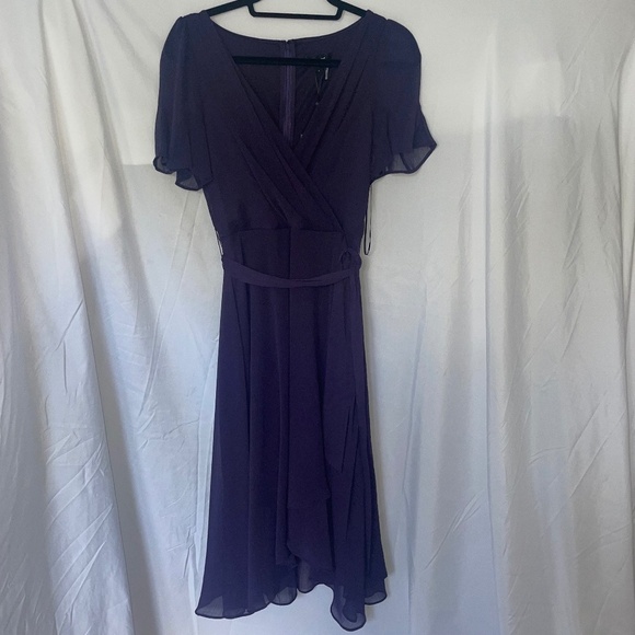 DKNY  Women's Purple Belted Flutter Short Sleeve V-neckFloral Chiffon Midi Sz 4 - Picture 2 of 10